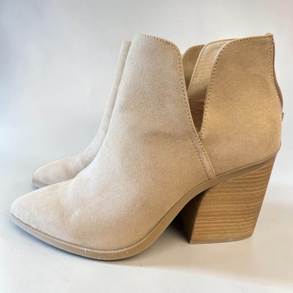 Torrid 9WW Taupe Pointed Toe V Cut Faux Suede 3" Heel Ankle Bootie Boots New